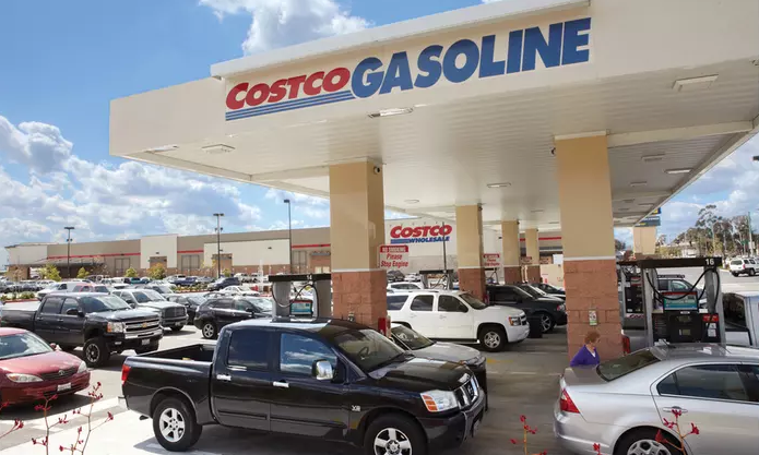 Costco gasoline pumps with Costco membership deal