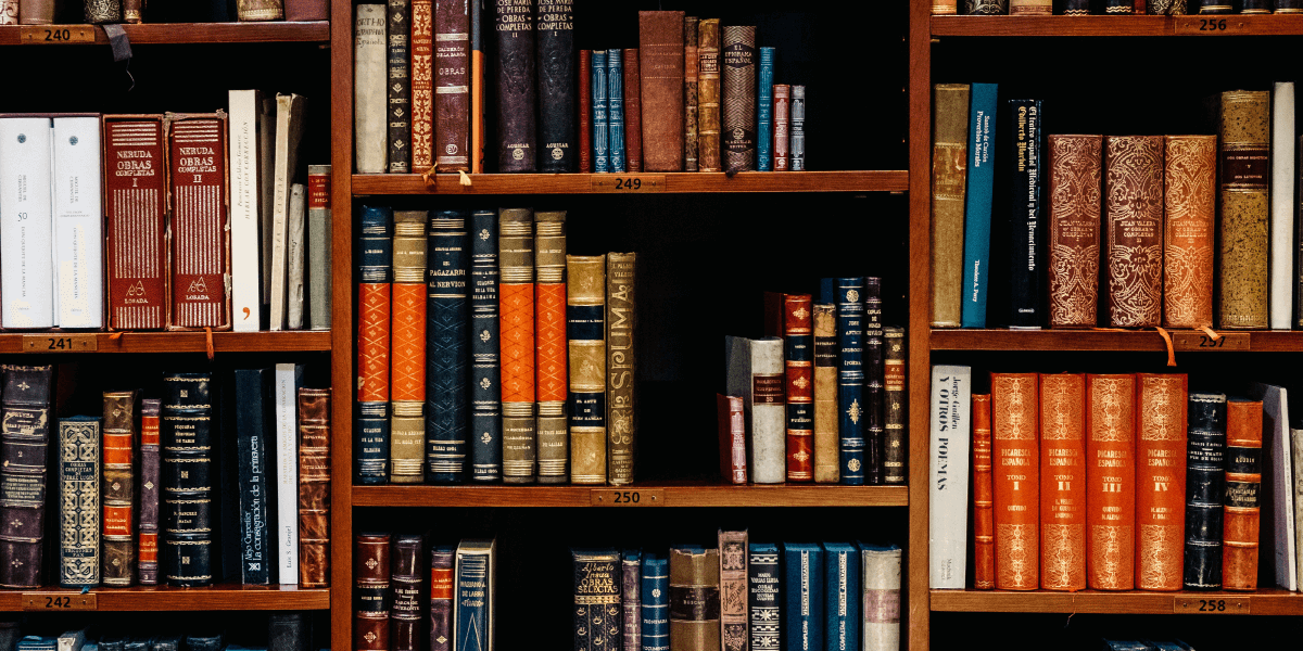 book shelves full of old books to sell on bookscouter