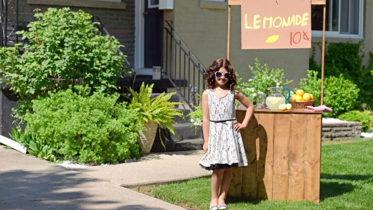 10 Tips For A Successful Lemonade Stand