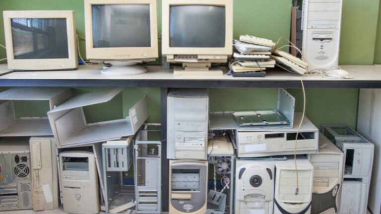 4 Ways to Recycle Computers for Money