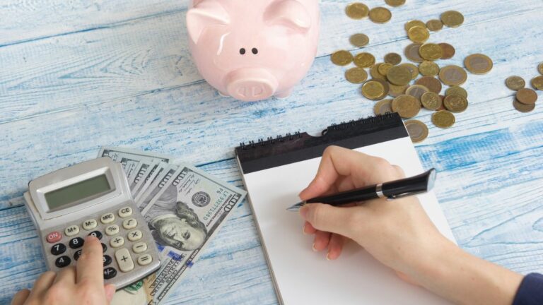 15 Budgeting Tips to Manage Your Finances Easier